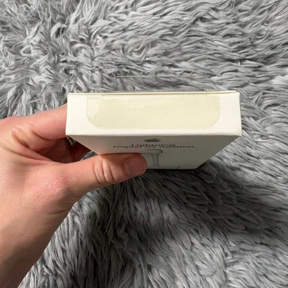 Apple genuine lightning